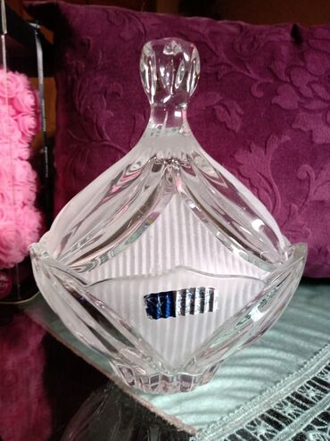 Stare vaze i dekor: Bombonijera nova,kristal,led,brusen kristal Jugoslavija,rucni — 4