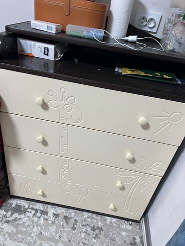 инструмент для стройки: Бала үчүн комод, Колдонулган, Бөбөктөр үчүн кийим алмаштыруучу үстөлү бар, МДФ