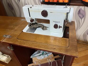 Tikiş maşınları: Tikiş maşını Chayka, Elektromexaniki — 2