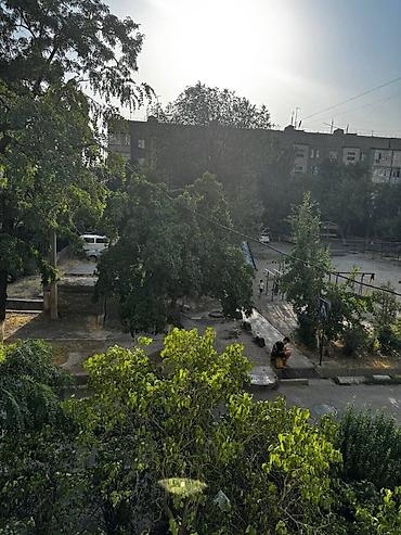 Продажа коттеджей и домов: Бишкек Продаётся 3-комнатная квартира. 📍 Район: пересечение ул at lalafo.kg — 12 Продажа коттеджей и домов: Бишкек Продаётся 3-комнатная квартира. 📍 Район: пересечение ул — 12