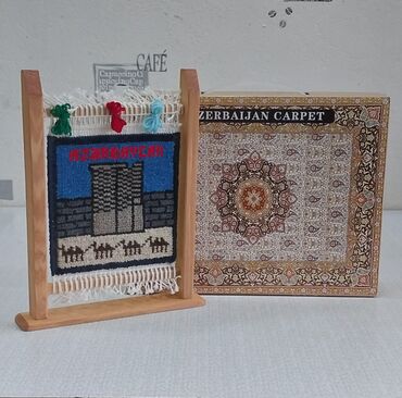 Hədiyyələr: Xalça toxuculuq dəsti – Azərbaycan motivli, əl işidir. Dəstdə ağacdan — 2