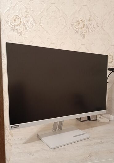 Monitorlar: Lenovo L27e-40. Dizayn və görüntü keyfiyyəti əladır. Ekran diaqonal