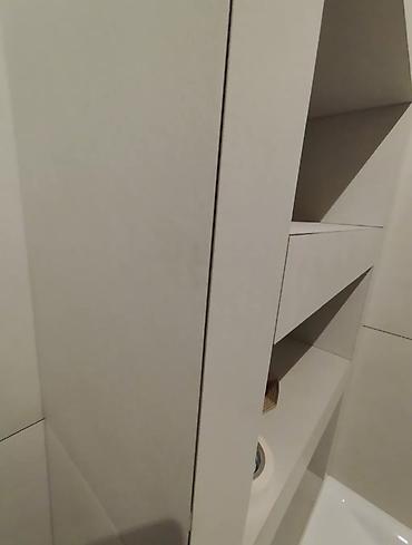 Ванны: (кафельщик) Ванная комната с современной отделкой включает в себя — 3