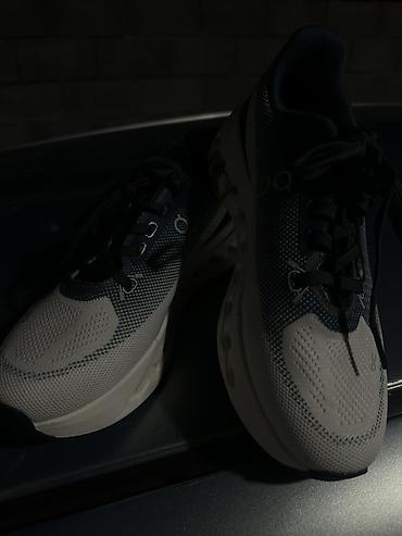 часы недорого: Кроссовки On Running (логотип «ON» на боковой части) - Тип — 1