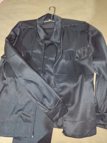 рубашка пальто: Продаю новую форму охранника, размер 50, синяя рубашка в подарок
