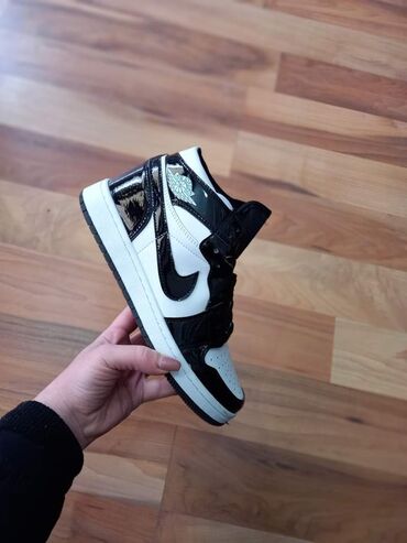 Women's Sneakers and athletic shoes: 41 — 26