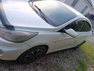 Продажа авто: Hyundai Solaris: 2013 г., Бензин, Седан — 4