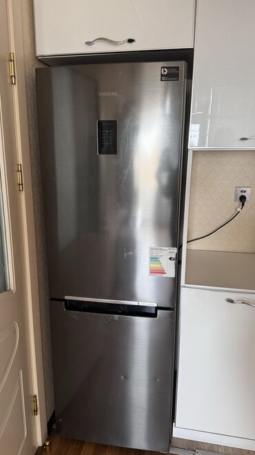 samsung soyuducuları: Б/у Двухкамерный Samsung Холодильник цвет - Серый
