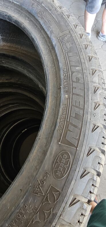 Шины: Шины 215 / 45 / R 17, Всесезонная, Б/у, Пара, Легковые, Италия, Michelin