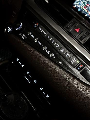 Lexus: Lexus ES: 2020 г., 2.5 л, Вариатор, Гибрид, Седан — 12