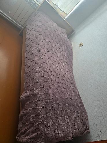 işlenmiş kravat: İşlənmiş, Təknəfərlik çarpayı, Bazasız, Matras ilə, Siyirməsiz, Azərbaycan — 1