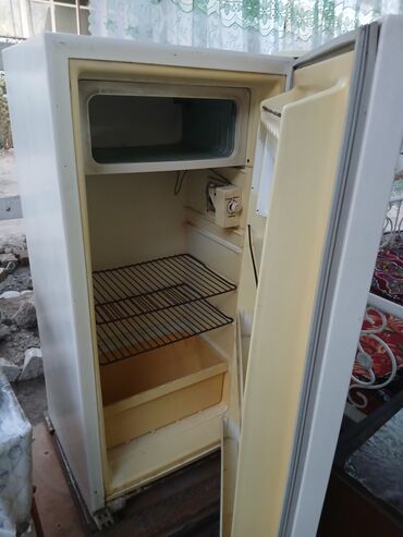 кухонные оборудование бу: Однокамерный холодильник с морозильным отсеком. Характеристики и