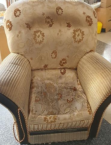 İşlənmiş, Klassik divan, 2 kreslo, Bazasız, Açılmayan