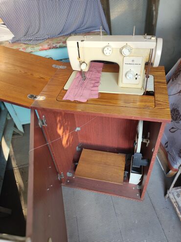 швейная машинка чайка 142: Швейная машина