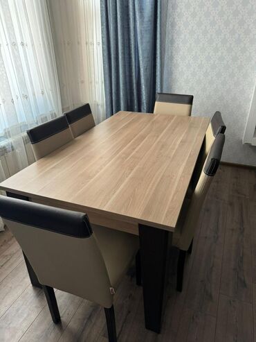 Sifarişlə dolablar: Qonaq otağı üçün, İşlənmiş, Açılmayan, Kvadrat masa, 6 stul