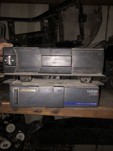 fender cd: Магазинный лот: автомобильные CD‑чейнджеры (2 шт.) отдам дешево -