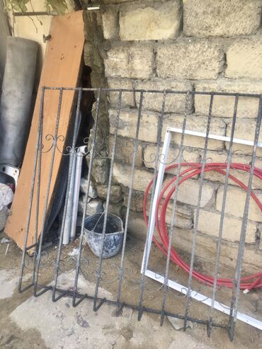 pencere ucun setka: Reşotka 16lığ armatur naxışlıdı,(hündürlüyü 1.40 eni 1.25) 3 ədəddi