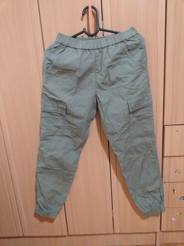 pantalone od veštačke kože: H&M, Cargo trousers, color - Grey