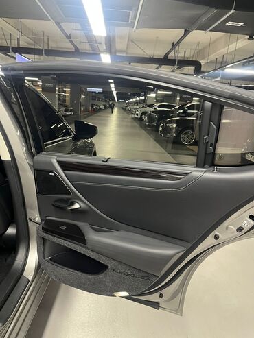 Lexus: Lexus ES: 2020 г. — 19