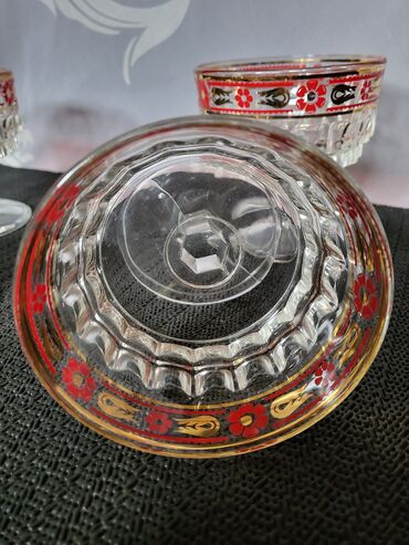 Čaše: Case nove italijanske za vino 70te. Sve na casama odsjaj od svetla na lalafo.rs — 11 Čaše: Case nove italijanske za vino 70te. Sve na casama odsjaj od svetla — 11