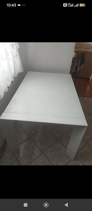 komode forma: Proširivi trpezarijski sto, visokog sjaja – bela boja DIM. 140 90 — 1
