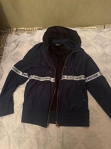 emperio armani: Natura Emporio Armani kurtka satilir. Cox az geyinilibdir. Deyerinden — 2
