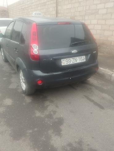 Ford: Ford Fiesta hatchback (5 qapı) - Rəng: tünd göy - Kuzov: kompakt — 3