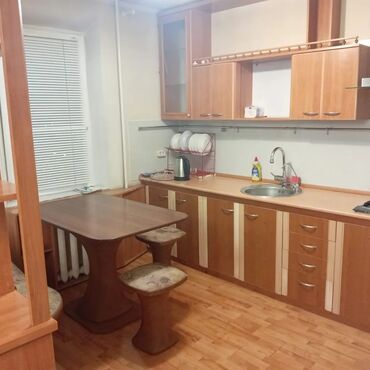 Uzunmüddətli kirayə mənzillər: Salam. Ev uzunmüddətli verilir. Qara Qarayev metrosunun duz çıxışında — 11