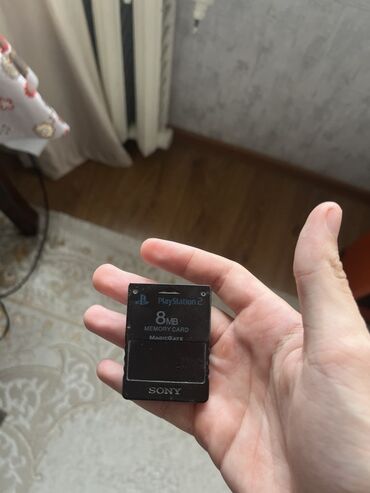 Video oyunlar üçün aksesuarlar: PlayStation 2 üçün orijinal Sony yaddaş kartı - Tutum: 8 MB - Model