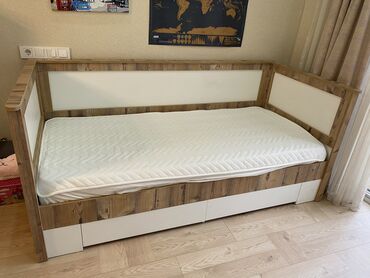 Кровати: Односпальная Кровать, Б/у