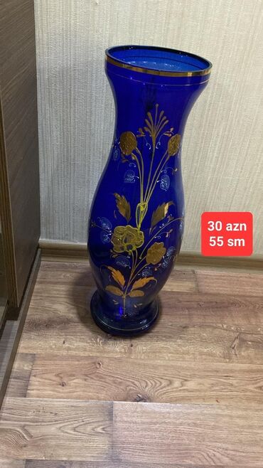 ваза напольная стеклянная высокая без узора: Одна ваза, Богемское стекло