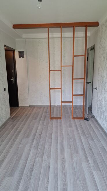 срочно продаю 1 комнатную квартиру: 2-х комнатная квартира 104 серия, район Дома быта. Сделан очень