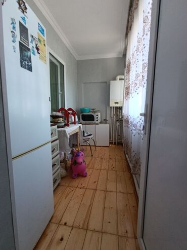 Köhnə tikili: Albalılıq dayanacağı 322 saylı məktəbin yanında 9Mərtebeli binanın — 9