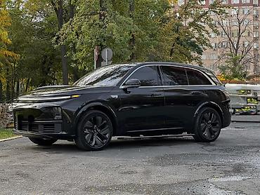 xpeng p7: Lixiang L7: 2023 г., 5.5 л, Автомат, Гибрид, Кроссовер — 2