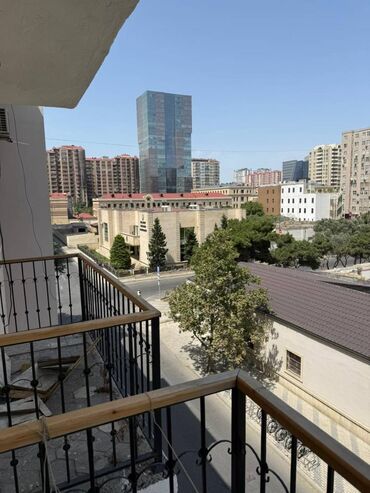 Uzunmüddətli kirayə mənzillər: Xətai metrosuna piyada 4-5 dəqiqə məsafədə yerləşən 5/4 qanuni 3 -da lalafo.az — 14 Uzunmüddətli kirayə mənzillər: Xətai metrosuna piyada 4-5 dəqiqə məsafədə yerləşən 5/4 qanuni 3 — 14