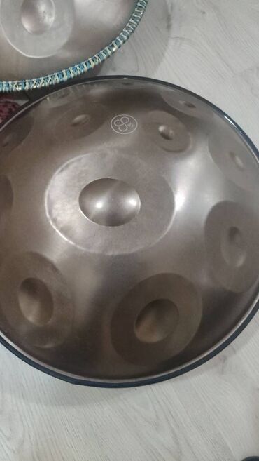 musiqi 9 cu sinif metodik vəsait: Salam, Handpan, Hang drum(Ханг) satılır. Yenidir.Bir 15 və iki 9 notlu