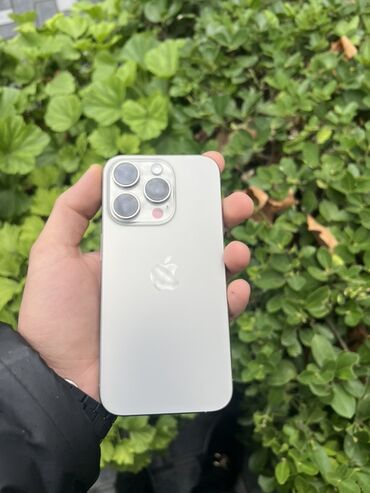 Apple iPhone: IPhone 15 Pro, 128 GB, Natural Titanium — 9