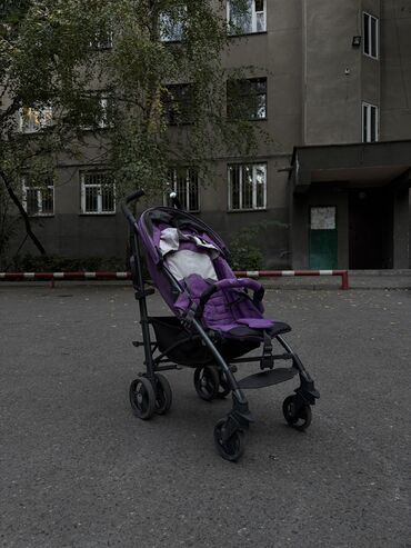 детская коляска чико урбан: Коляска, цвет - Фиолетовый, Б/у