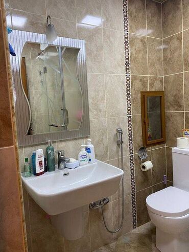 Uzunmüddətli kirayə mənzillər: Mənzil kirayə verilir. 3 otaq, 19.8 mərtəbə, 90 kv, tam əşyalı — 13