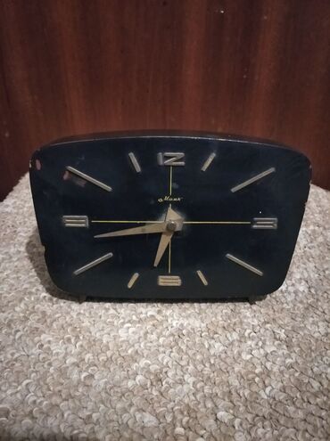 советские золотые часы: Продам настольные часы . корпус деревянный В рабочем состоянии