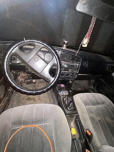 кассеты аудио: Volkswagen Passat: 1989 г., 0.2 л, Механика, Бензин, Универсал — 4