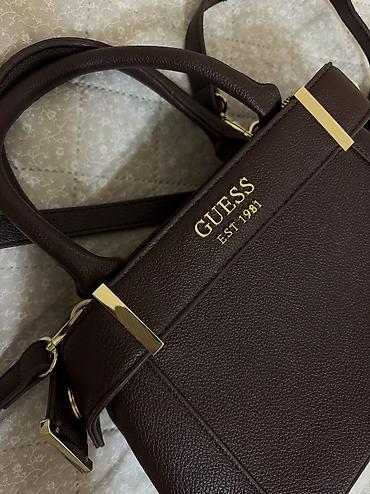 Çantalar: A klass GUESS (Los Angeles) qadın çantası - Rəng: tünd qəhvəyi — 2