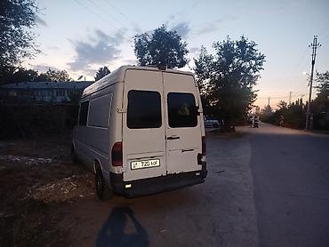 низкий кабина: Mercedes-Benz Sprinter
год 2005
обьем 2.2 
средный база 
грузопассажир — 4
