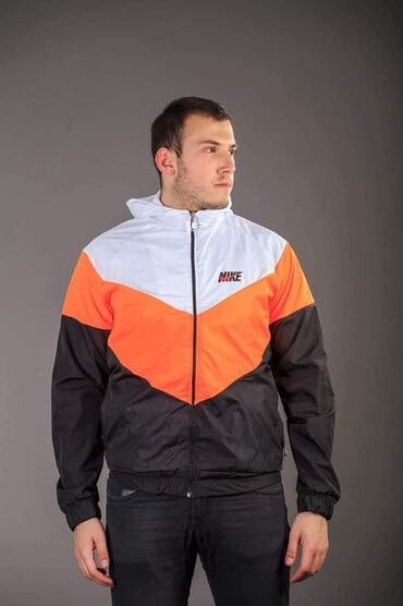 Sportska odeća: Muski suskavac
Vrhunski kvalitet
M L XL XXL
Cena 3700 din — 12