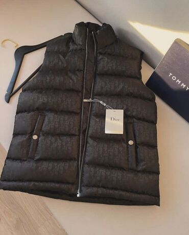 Другая мужская одежда: Dior жилет люкс копия новый размер S 4000 сомго алгам чон болуп калды