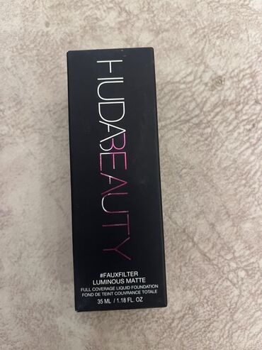 dr meral's elixir qiyməti: Тональный крем, Huda Beauty