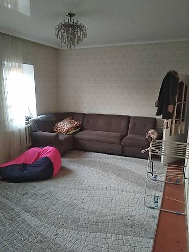 Продажа коттеджей и домов: Продам дом в верхней части города Кара Балта. S 90m². Участок хоз — 17