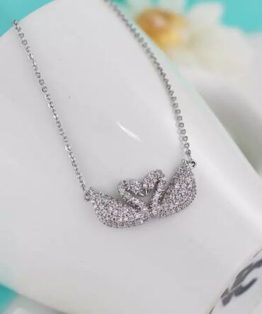 baletanke sa kaišem: Pendant necklace