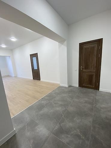 Аренда ангаров: СДАЁТСЯ КОММЕРЧЕСКОЕ ПОМЕЩЕНИЕ — 539 м² ПЕРВАЯ ЛИНИЯ, Бульвар Эркиндик — 52