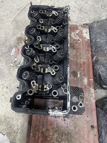 Двигатели, моторы и ГБЦ: Запчасть на мерседес w124 102 двигатель . Коленвал помпа, блок — 6